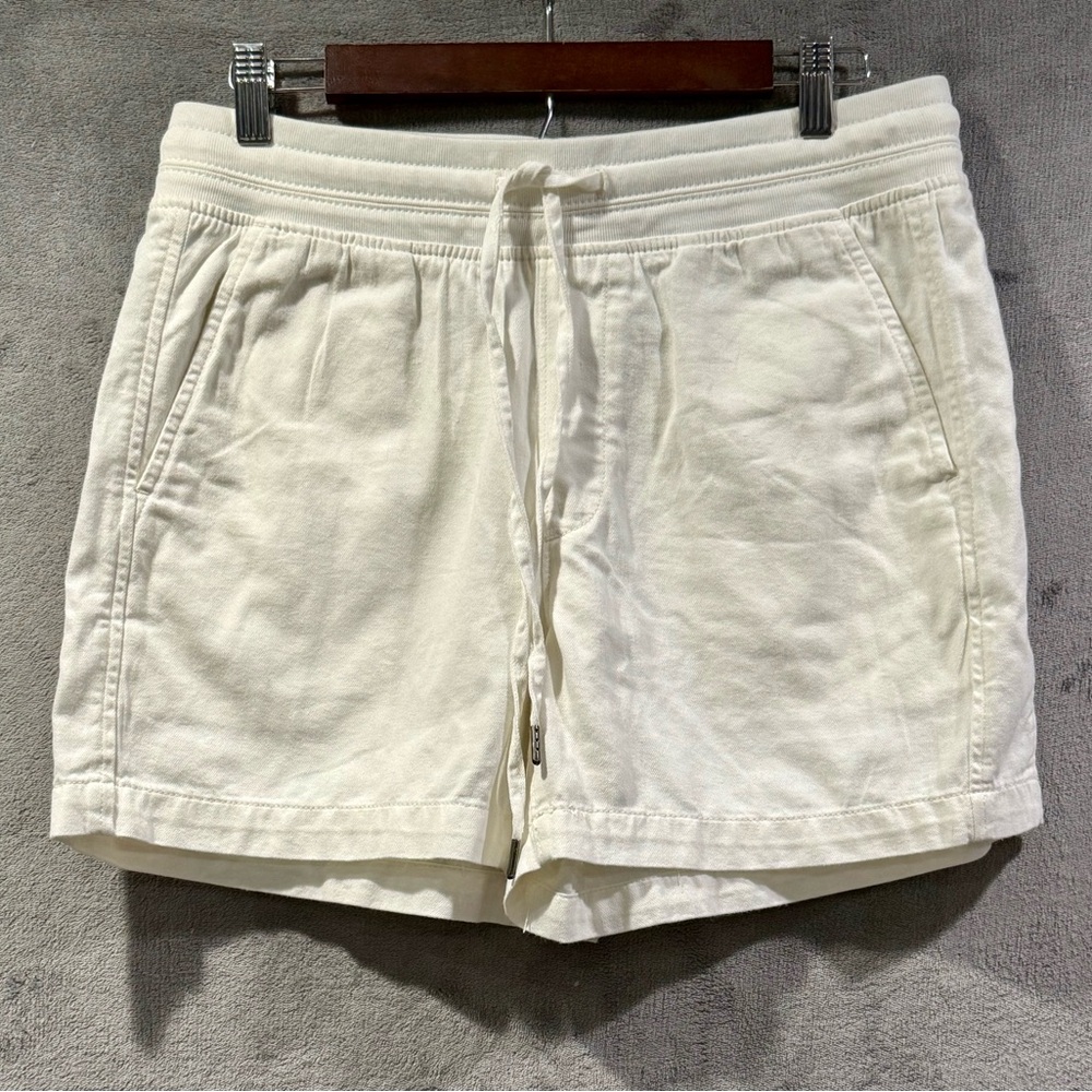 Orvis Women’s Size Medium Pull-On White Shorts Resort Wear Travel Beach Summer